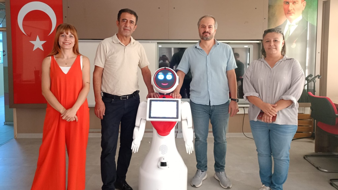 MİNİ ROBOT ADA OKULUMUZDA